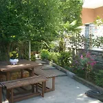 Rojnic 아파트